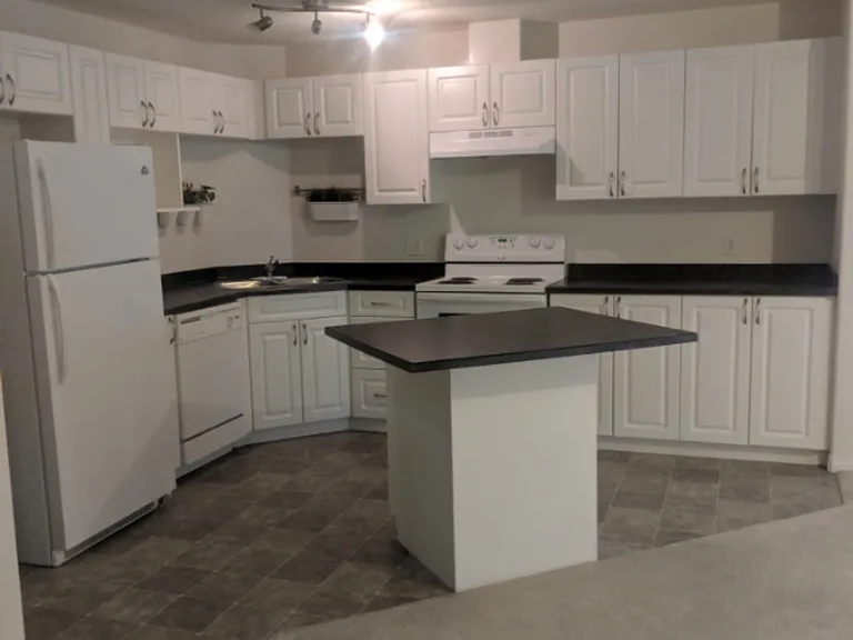 111 Edwards Dr SW #114 — Photo 2