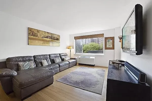 Rented by Compass | media 2