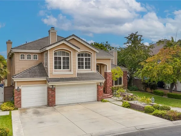 18682 Jockey Cir, Huntington Beach, CA 92648