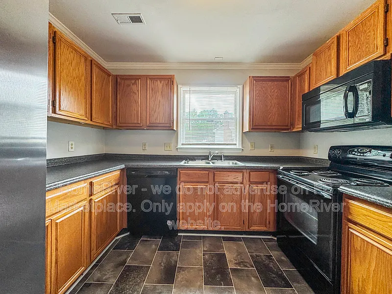 2 bed, 2.5 bath, 1152 sqft, $1,275 — Photo 2