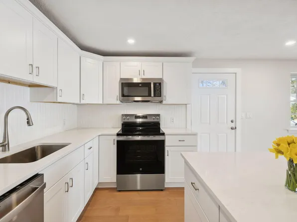 70 Cape Drive #5B, Mashpee, MA 02649