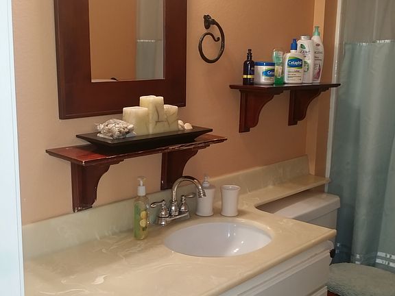 Common Bathroom - 2nd Floor