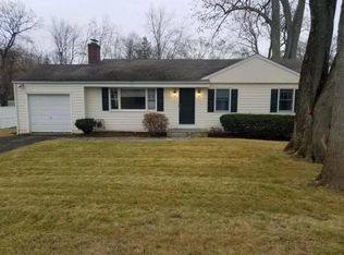 27 Old Wagon Rd, Old Greenwich, CT 06870