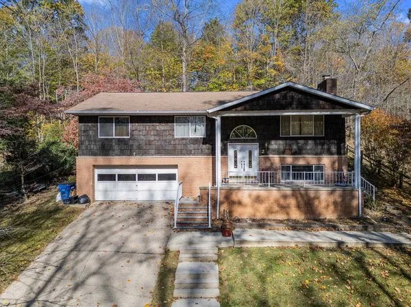 2 Hazel Jay Est, Barboursville, WV 25504