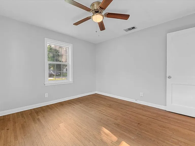 3233 New York Ave — Photo 4