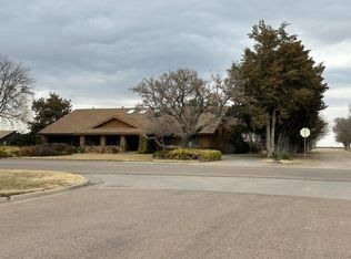 302 W 1st St, Hugoton, KS 67951