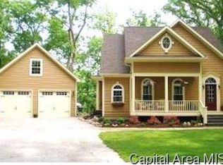30339 W Lake Dr, Girard, IL 62640