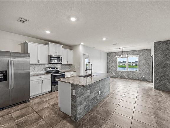 5th image of 10707 SW Prato Way