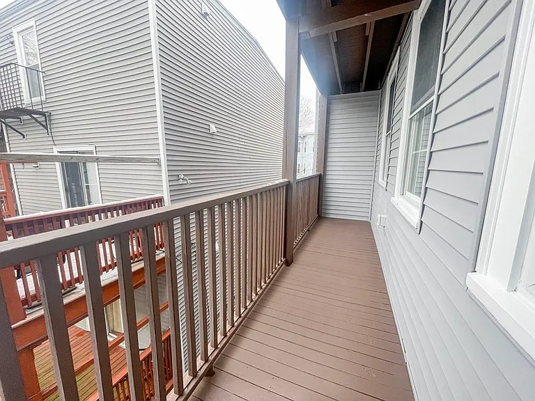 470 E 7th St #4 — Photo 16