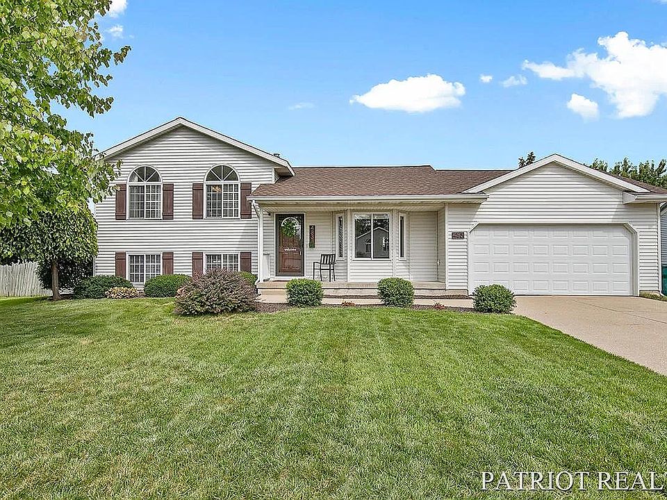 1st image of 483 Sunbrook Dr SE