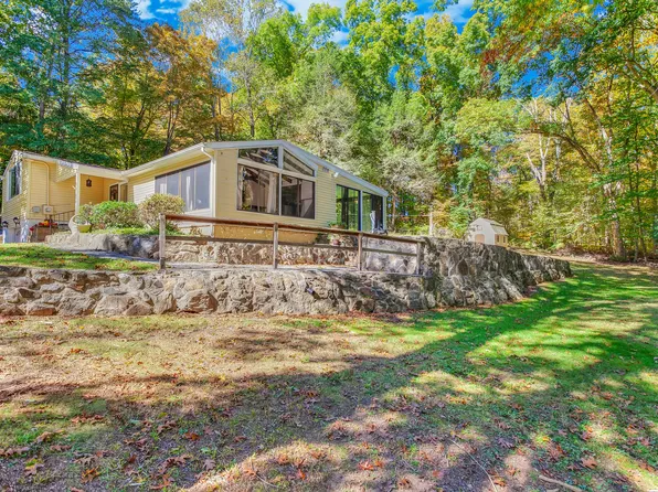 34 Ridge Acres Road, Branford, CT 06405