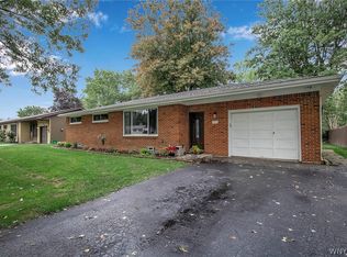 5314 Greenhurst Rd, Williamsville, NY 14221