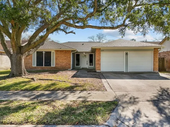 2319 Leading Edge Dr, Friendswood, TX 77546