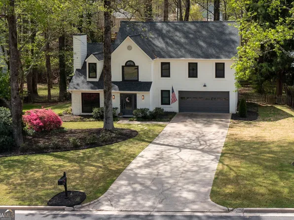 2015 N Creek Cir, Alpharetta, GA 30009