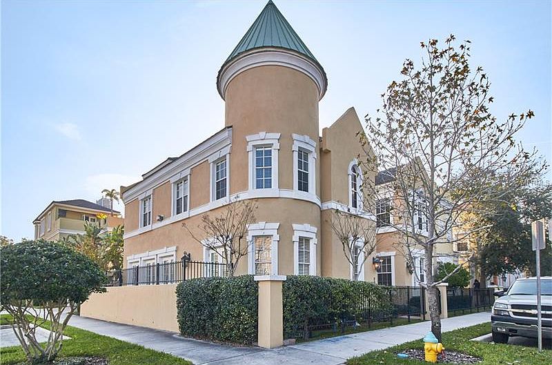 1st image of 2401 Victoria Gardens Ln