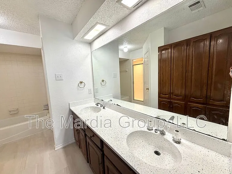 13339 Fall Manor Dr — Photo 11