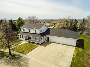 3754 Kingston Dr, Bismarck, ND 58503