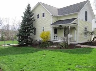 403 W 2nd St, Rochester, MI 48307