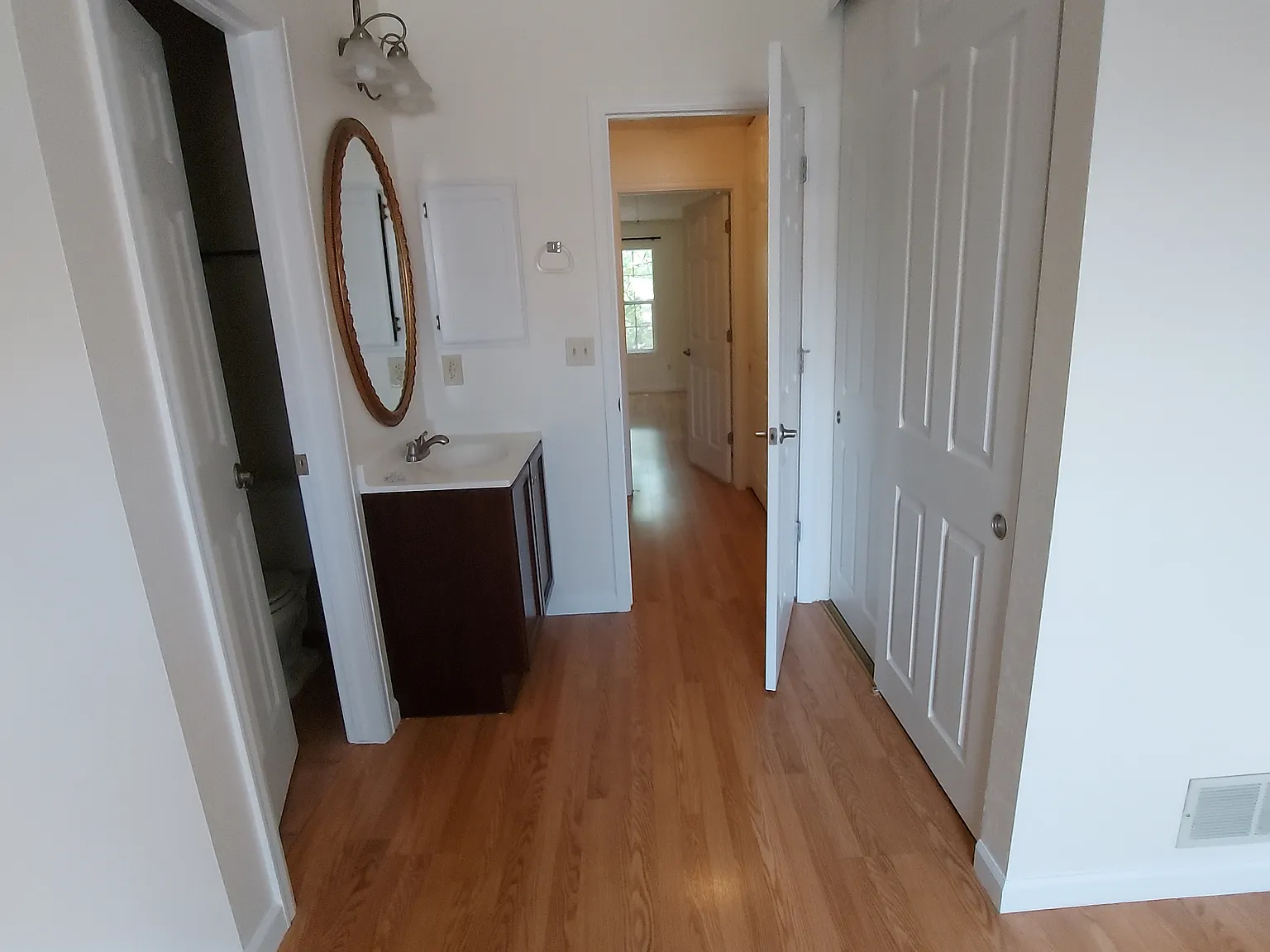 3 bed, 1330 sqft, $2,500 — Photo 4