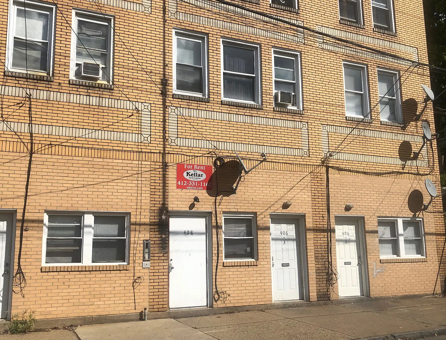 1 Bedroom Apt in McKees Rocks — Photo 1