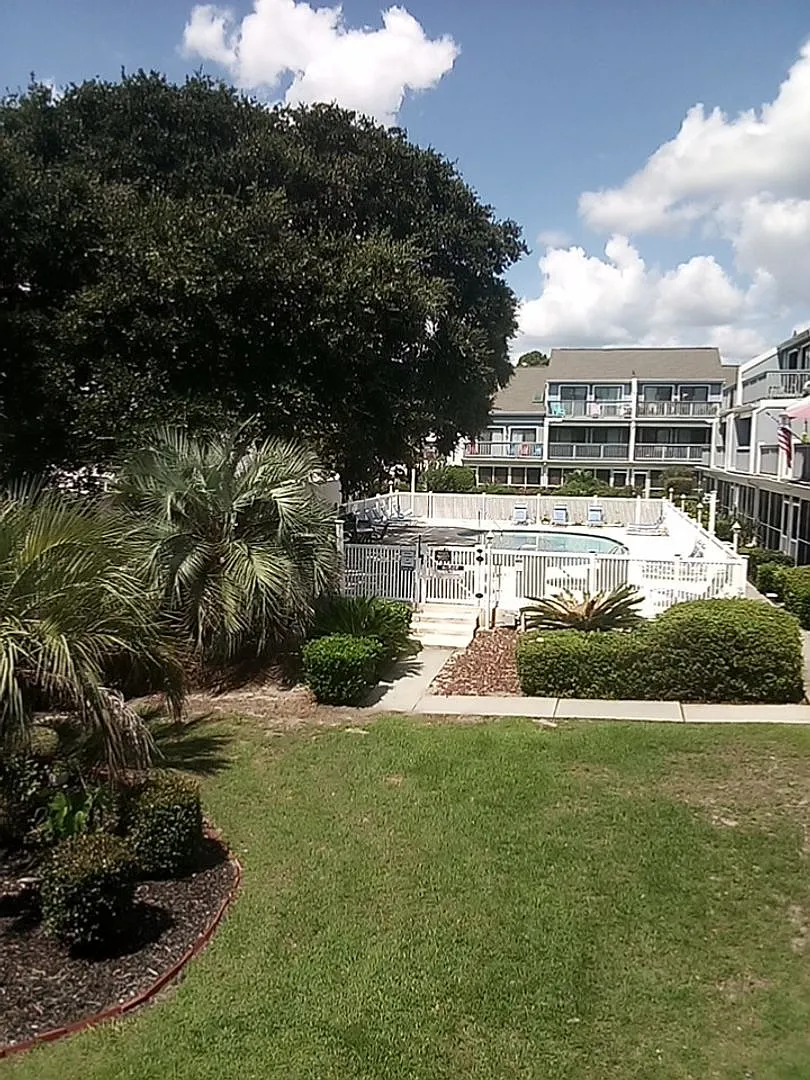 Golf Colony II — Photo 1