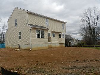 3rd image of 2506 E Parris Dr
