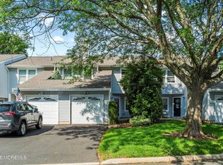 62 Woodmere Dr, Parlin, NJ 08859