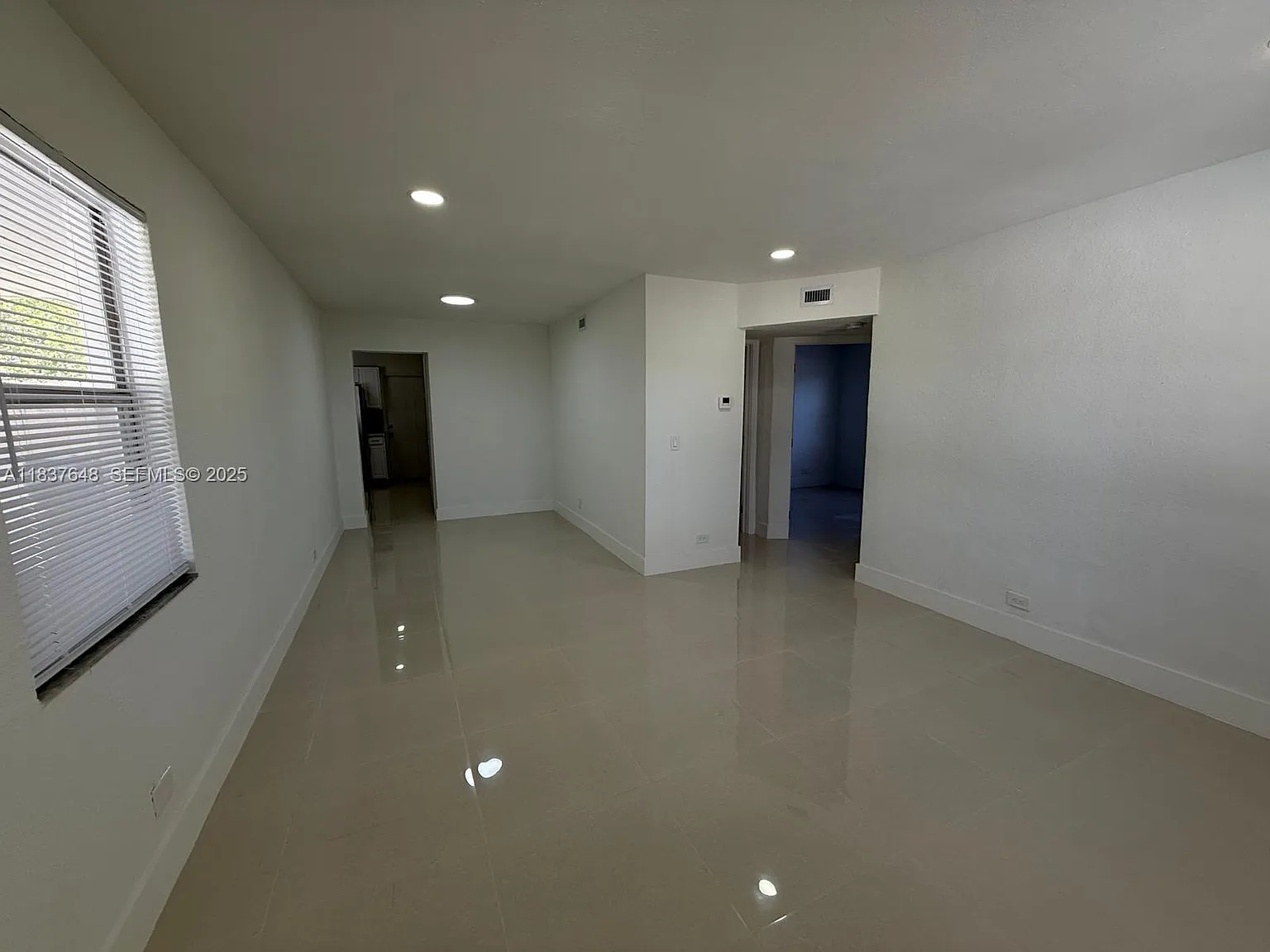 3 bed, 2.0 bath, $2,400 — Photo 2