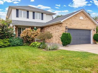 16 Westbury Dr, Saint Catharines, ON L2S 3V1