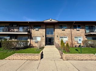 828 E Old Willow Rd APT 216, Prospect Heights, IL 60070