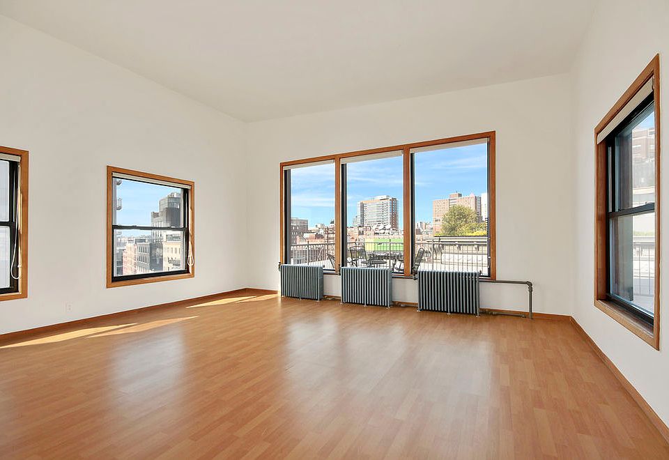 1st image of 652 Hudson St APT 6W