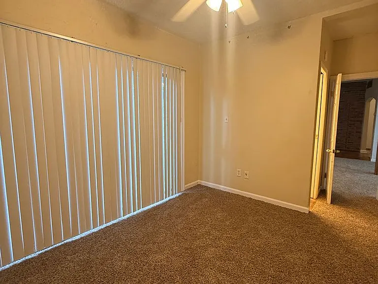 5725 E University Ave — Photo 15