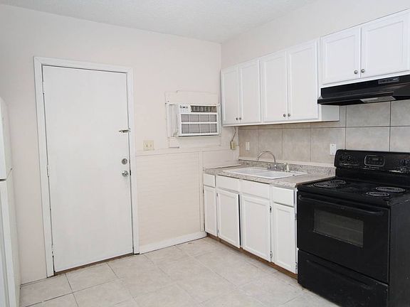 5th image of 13261 Lillian Hwy APT 16