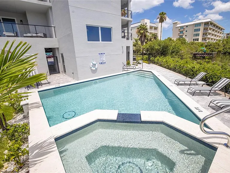 19505 Gulf Blvd #304 — Photo 73