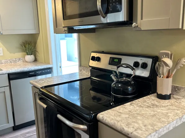 438-440 N Montgomery St, Port Washington, WI 53074