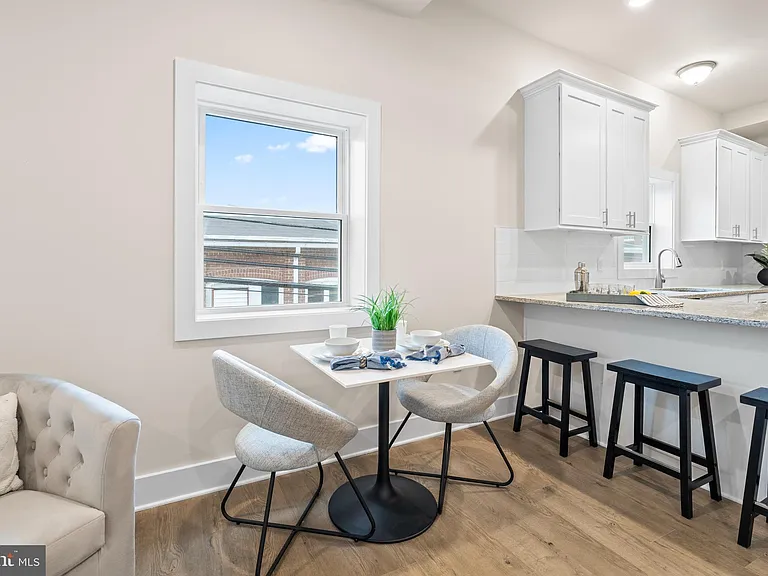 30 W Broad St #6 — Photo 6