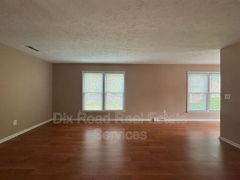 4107 Central Ave — Photo 10