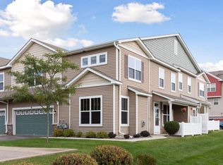 1826 Colonial Ln UNIT 5, Chanhassen, MN 55317