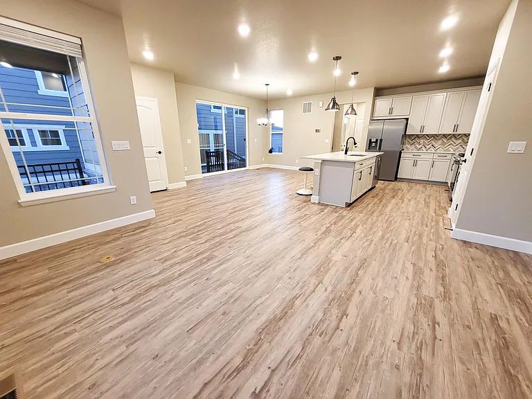 7128 Othello St — Photo 4