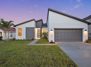2102 Hibiscus Pl, Poinciana, FL 34759