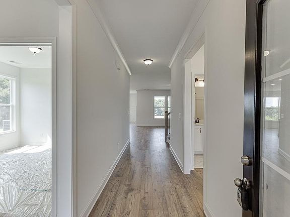 4th image of 1123 Poppy Ln