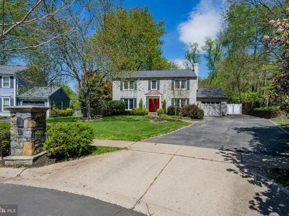 6 Starlight Ct, Potomac, MD 20854