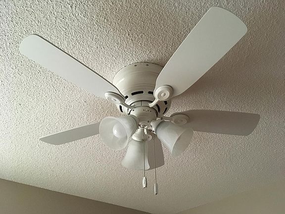 2018 Hunter 42" three-speed ceiling fans with LED bulbs in b