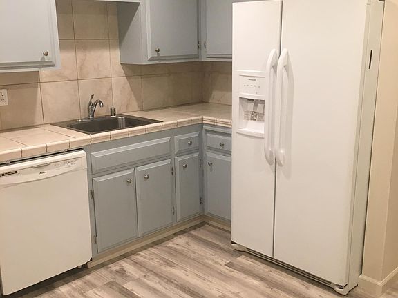 5th image of 1006 Westlynn Way APT 2