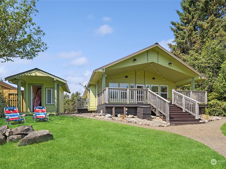 1st image of 275 Overlake St NE