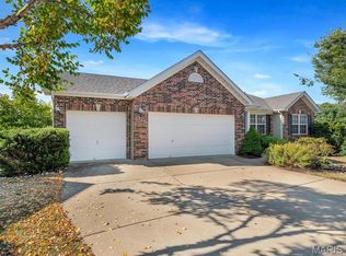 6796 Eagles View Dr, Pacific, MO 63069