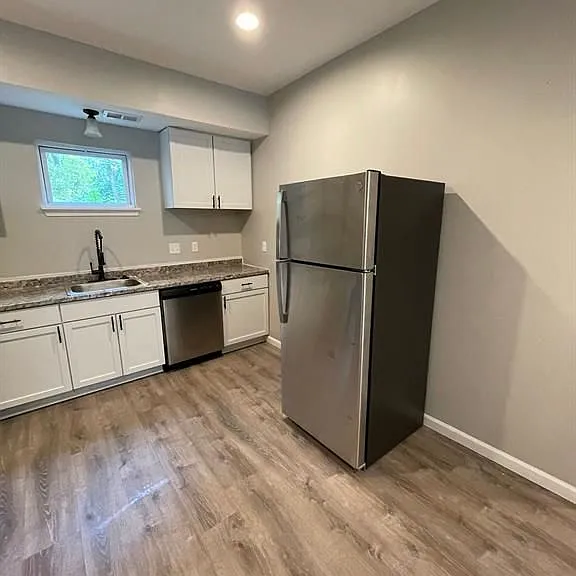 1119 Custer St #202 — Photo 5