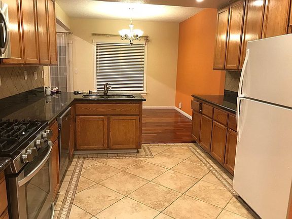 4th image of 34790 Siward Dr