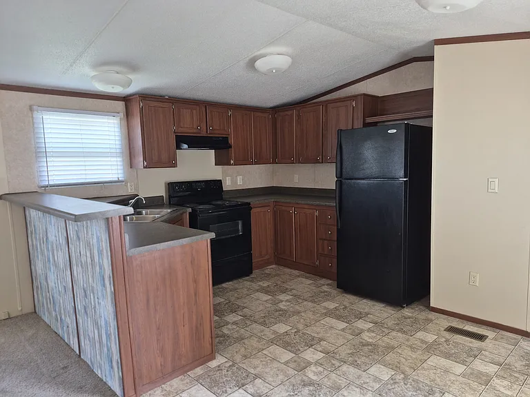 7910 Jacksonville Cutoff Rd — Photo 2