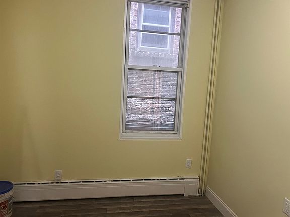 3rd image of 112 Lake St #2R